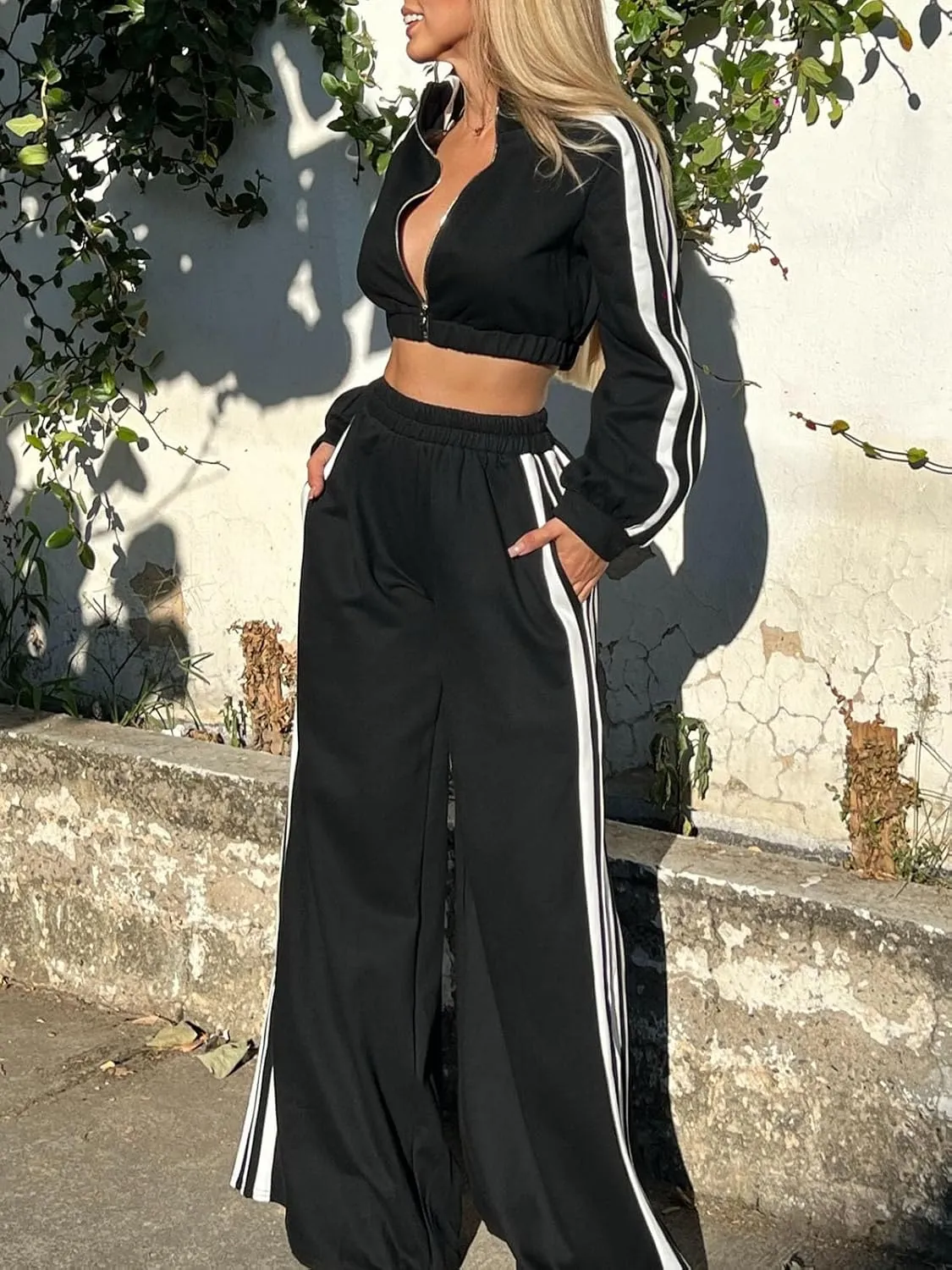 Akmipoem Sweatsuits Women 2 Piece Outfit Striped Tracksuit Long Sleeve Zipper Cropped Jackets Wide Leg Sweatpants Set