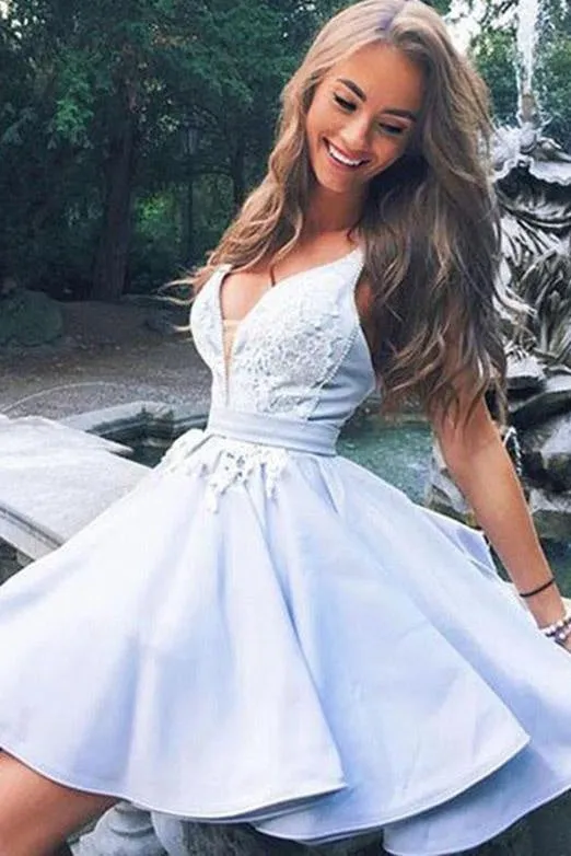 Charming Beading Short Lace Homecoming Dress Party Dress