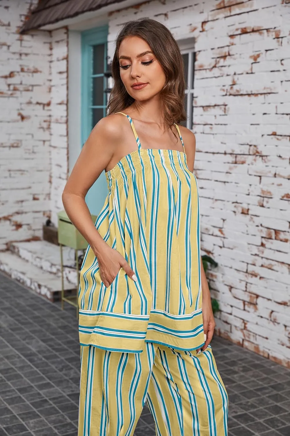 MISSACTIVER Women Sleeveless Striped Tunic Tank Top Summer Color Block Smocked Spaghetti Strap Camisole Tops with Pockets