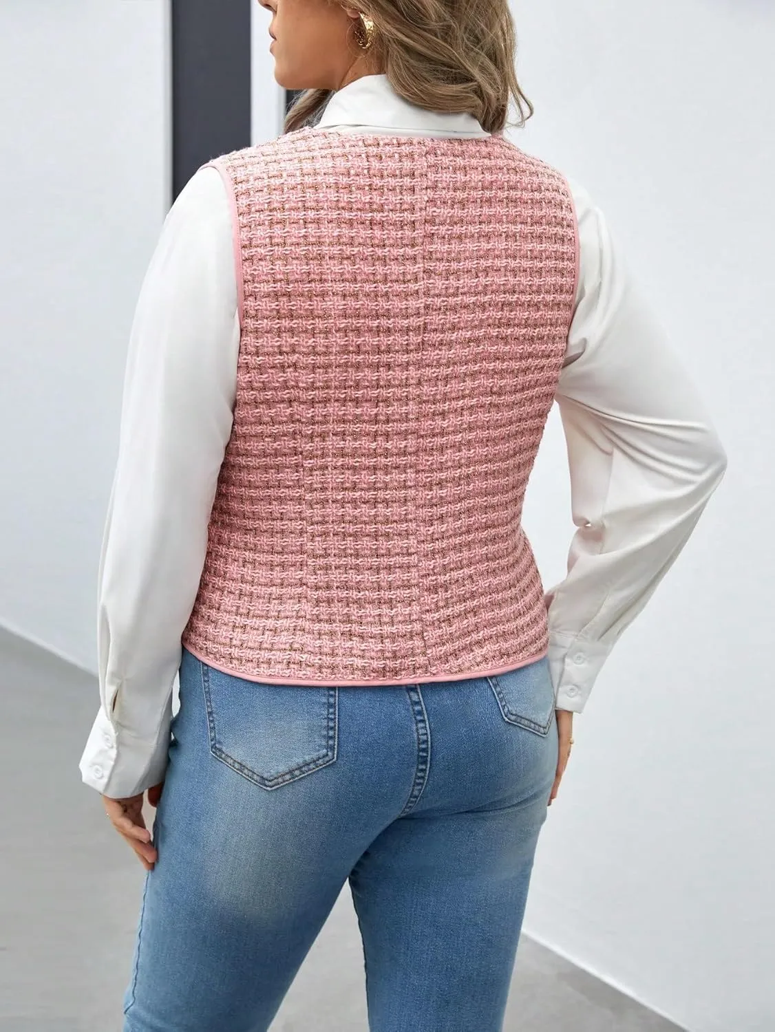 WDIRARA Women's Plus Size Plaid Print Tweed Waistcoat Button Front Sleeveless Vest Blazer Jackets